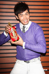 幻灯图集：伊林模特结束九天年假 黄志玮等新春团拜 