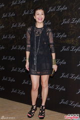 组图：刘嘉玲指王菲心情好 与李亚鹏仍是好友