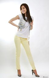 高清图：孙谭菲接受采访 甜美清纯如邻家女孩