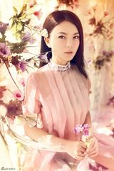 组图：李湘繁花写真秀瘦身成果 确认调入深圳台