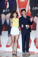 高清组图：金宣儿性感亮相《I do I do》记者会