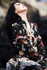 组图：王艳清新写真尽显优雅气质