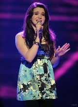 幻灯图：第九季《美国偶像》女生10进8 渐入佳境