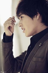 高清图：蓝正龙帅气写真再曝光 型男风范不减