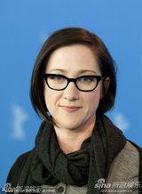 高清组图：《吐司》发布会 女星海伦娜干练助阵