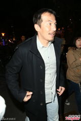 组图：陆川戴立忍曾宝仪等现身张震婚礼