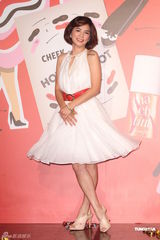 组图：Ella变身玛丽莲-梦露 否认今年步入礼堂