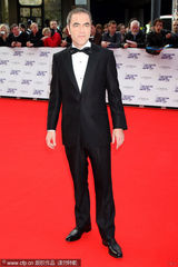 幻灯图：众明星出席国家电影奖 阿汤嫂高大与克鲁斯成反差