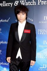 高清组图：古巨基等出席赛马日 众名模现场走秀