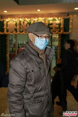 组图：莫文蔚父莫天赐出殡 杨采妮罗家英等致祭