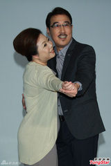 组图：赵树海挑大梁舞台剧 夸儿子赵又廷有出息