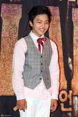 幻灯：SBS新剧《GIANT》发布会 李凡秀朴珍熙助阵