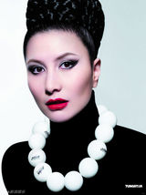 高清组图：王菲刘嘉玲舒淇入选香港美人展美态 