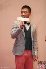 组图：吴镇宇遭10岁萝莉求婚 只求投怀送抱董璇