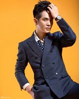 组图：张晓龙新剧挑战毒舌男 台杂志封面玩嬉皮