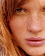 高清组图：超模安娜-维亚利茨娜海滩写真露半球