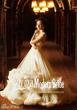 组图：杨幂《新娘》复古婚纱写真典雅高贵