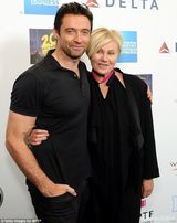 组图：休-杰克曼患上皮肤癌 已进行切除治疗