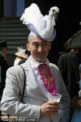 幻灯图:林志玲变英伦淑女 精致兰花帽赛马会竞艳 