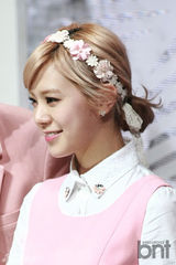 组图：MBLAQ等献艺《THE SHOW》 女歌手拼性感