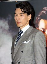 高清组图：《被称为神的男人》发布会 韩彩英等出席