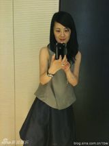 组图：涉薄案央视才女主播姜丰生活照曝光