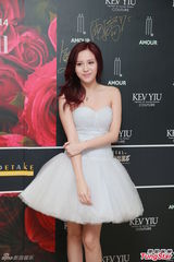 组图：吴雨霏无惧发烧秀性感 张敬轩没胆上歌手