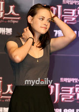 幻灯图：《暮光之城3:月食》韩国发布会 主演出席