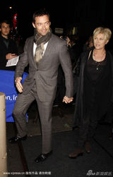 幻灯图集：斯嘉丽舞台剧首演 休-杰克曼等众星捧场