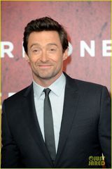 组图：休-杰克曼帅气亮相《囚徒》首映