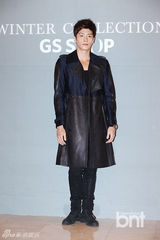 组图：TEENTOP金娜英等亮相品牌冬季时装展