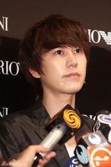 高清组图：SJ-M八缺一现身台湾 引发歌迷混乱