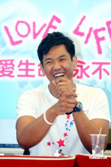 幻灯：黑人陈建州反击不实报导 澄清未借公益自肥