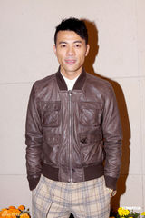 组图：陈百祥摆六十寿宴 谭咏麟狄波拉等道贺