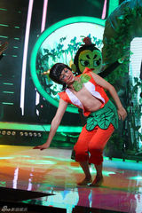 组图：包贝尔《大咖秀》再演葫芦娃PK王祖蓝