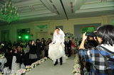 组图：沙溢穿婚纱变疯狂“新娘” 热舞连拍三十张