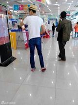 组图：崔始源现广西 疑开拍中国版《继承者》