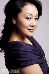 幻灯：王姬全新写真出炉 优雅大气柔美纵横