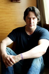 组图：对话基努-里维斯 剥去面纱还是那么酷