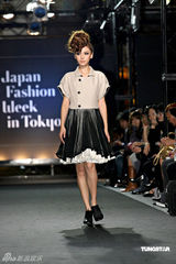 幻灯图：Anglebaby日本秀场惊艳亮相 不理整容传闻