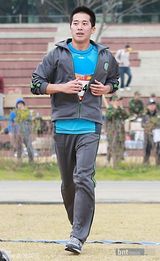 组图：李准基(李俊基)李东健等人参加第八届战友马拉松