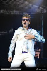 组图：贾斯汀-比伯曼城开唱 自摸胯下“不淡定”