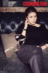 高清组图：韩演员李宝英时尚写真展高雅干练风