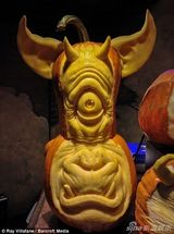 组图：德普凯奇变南瓜 经典鬼怪角色助兴万圣节