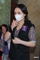 组图：阿娇(钟欣桐)自嘲没钱 患感冒声音沙哑出席活动