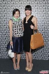 组图：徐濠萦透露爱女心情 何超仪拒谈艺人饭局