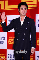 组图：裴勇俊金秀贤等捧场朴振英新片