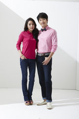 高清组图：韩星朴施厚携手黄贞瑞拍摄春装情侣写真