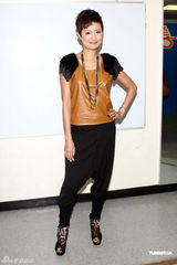 组图：关菊英林欣彤罗敏庄等录制《金曲擂台》 