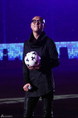 高清组图：孙楠陶喆献唱中超开幕式 周笔畅很给力